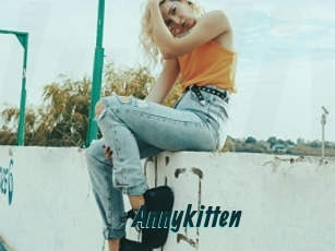 annykitten Lucy Live