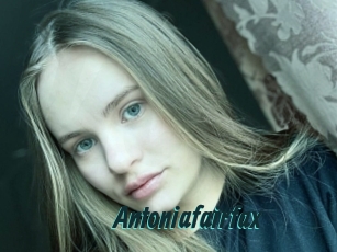 antoniafairfax Lucy Live