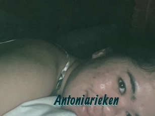 antoniarieken Lucy Live