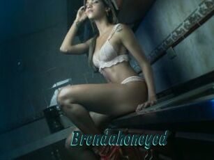 brendahoneyed Lucy Live