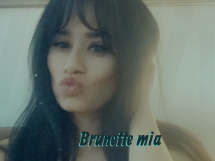 Brunette_mia