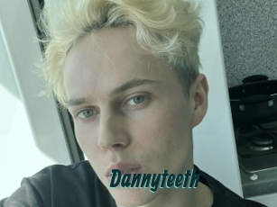 dannyteeth Lucy Live