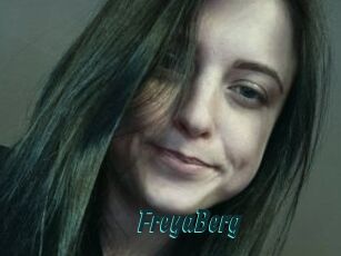 FreyaBerg Lucy Live