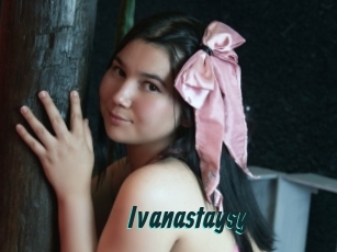 ivanastaysy Lucy Live