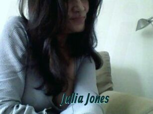 Julia_Jones