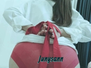 junysann Lucy Live
