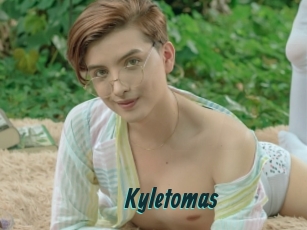 kyletomas Lucy Live
