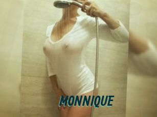 MONNIQUE_