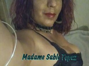 Madame_Sable_Topaz