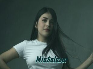 MiaSalazar Lucy Live