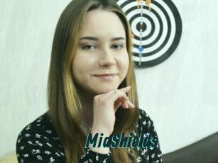 MiaShields Lucy Live