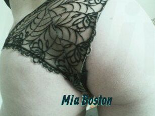 Mia_Boston