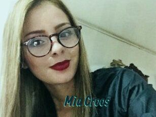 Mia_Croos