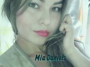 Mia_Daniels