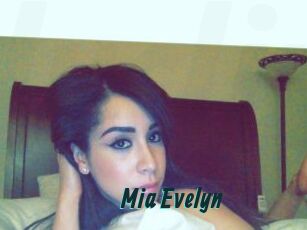 Mia_Evelyn