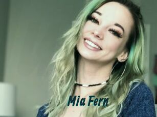 Mia_Fern