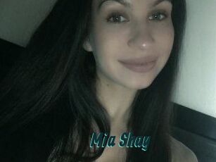 Mia_Shay
