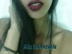 Mia_Valenzuela