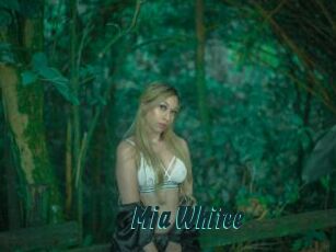 Mia_Whitee