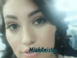 MiahAniston