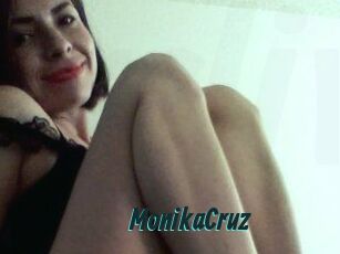 Monika_Cruz