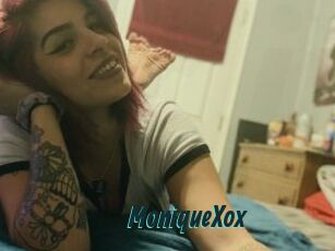 MoniqueXox
