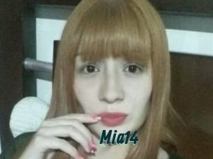 mia_14 Lucy Live