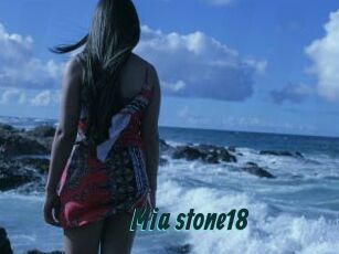 Mia_stone18