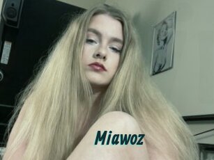 miawoz Lucy Live