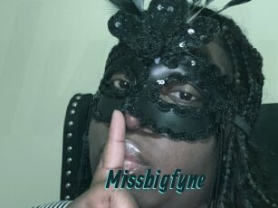 missbigfyne Lucy Live