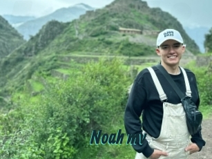 noah_mv Lucy Live