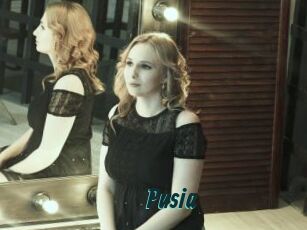pusia Lucy Live