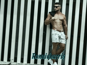 ronnieharris Lucy Live