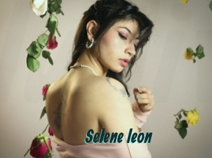 Selene_leon