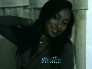 stecika Lucy Live