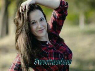 sweetmadam Lucy Live