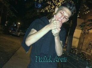 Twink_Aron