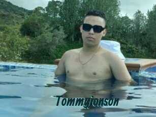 tommyjonson Lucy Live