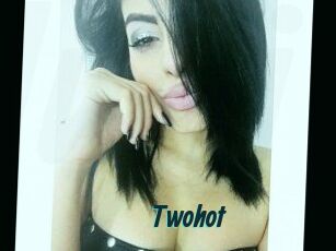 twohot Lucy Live