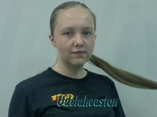 udelaheaston Lucy Live