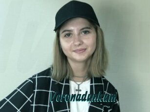 veronadunkum Lucy Live